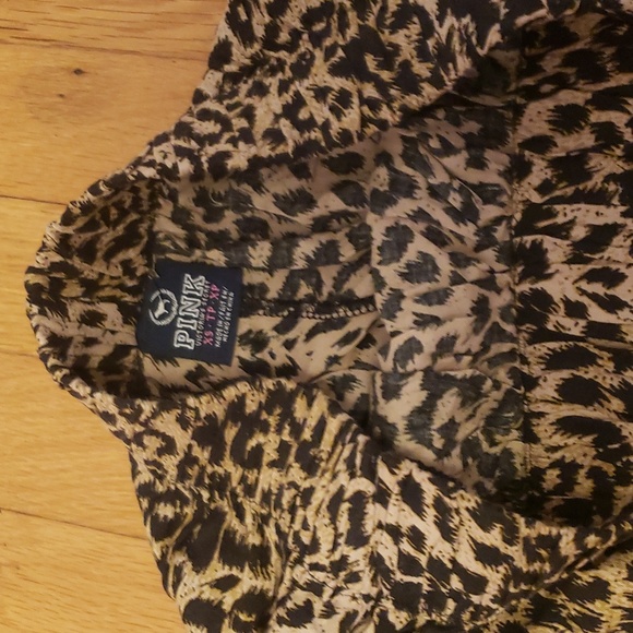 PINK leopard mini skirt - Picture 2 of 2